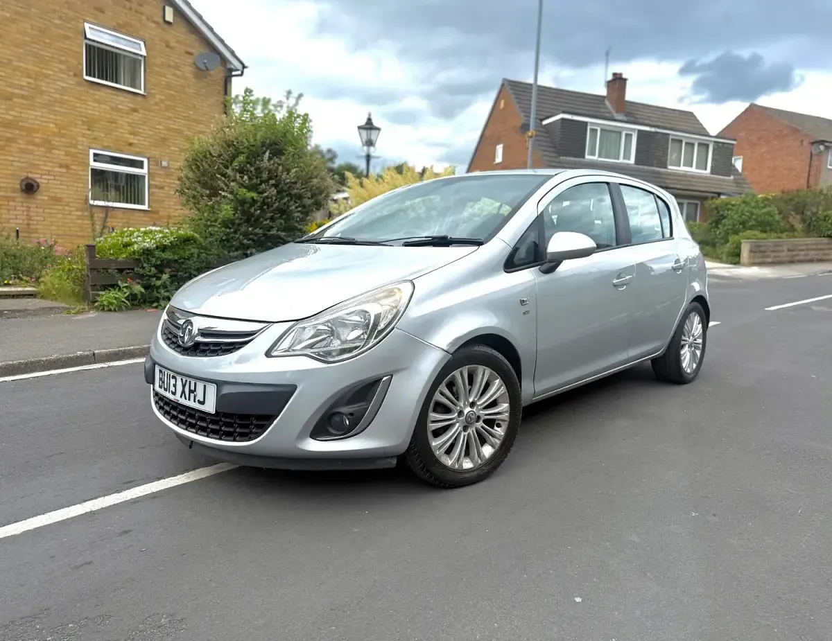 Used Vauxhall Corsa 90 HP (66 kW) 2013 Silver Hatchback