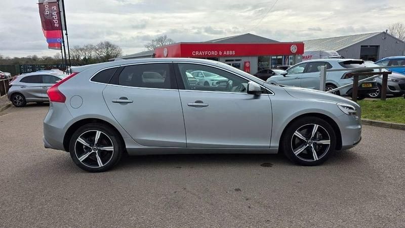 Used Volvo V40 R-Design 152 HP (111 kW) 2018 Silver Hatchback
