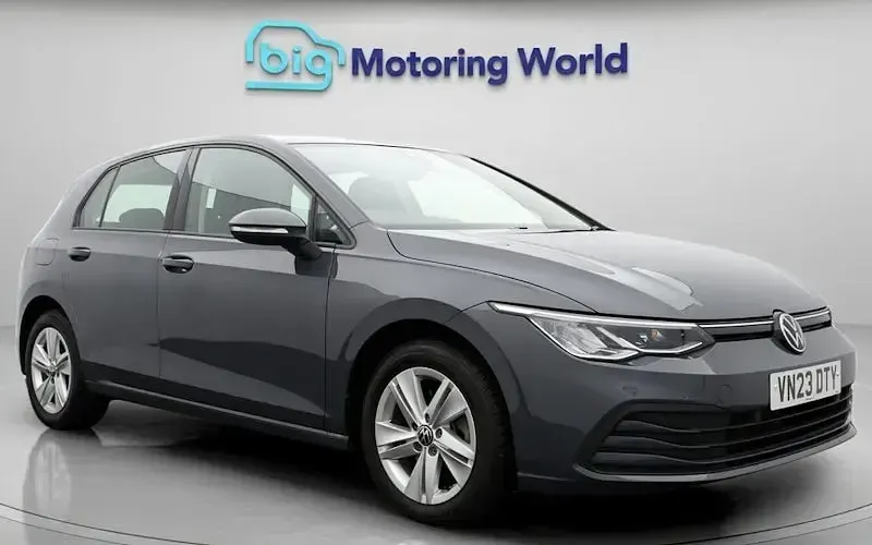 Second-hand VW Golf VIII Life 150 CP (110 kW) 2023 Hatchback