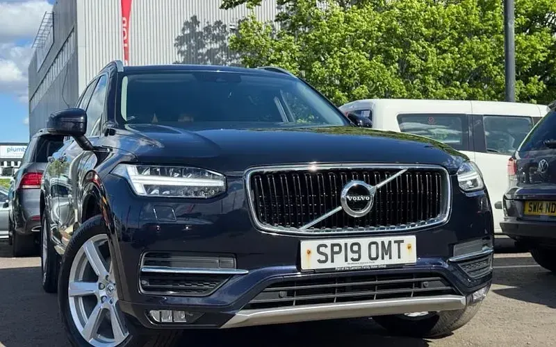 Used Volvo XC90 Momentum 235 HP (172 kW) 2019 SUV