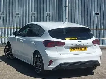 Used Ford Focus ST-Line X 155 HP (114 kW) 2023 White Hatchback