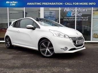 White Used 2013 Peugeot 208 Hatchback | £4,795 (Fair price) - Image 1/4