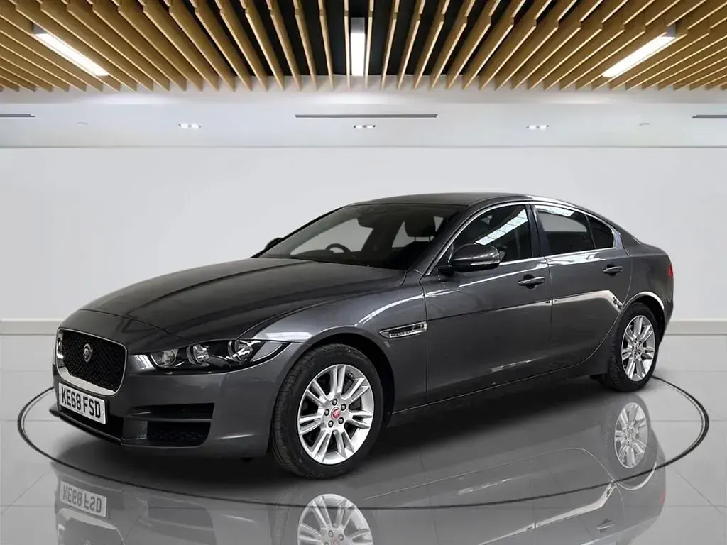 Used Jaguar XE Prestige 180 HP (132 kW) 2019 Grey Sedan