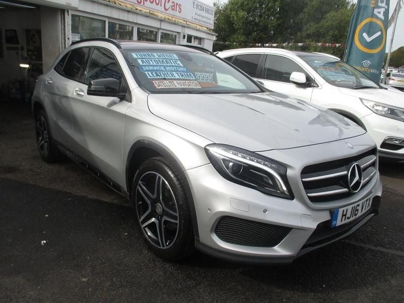 Silver Used 2016 Mercedes GLA220 AMG line SUV | £9,995 (Good price) - Image 1/4