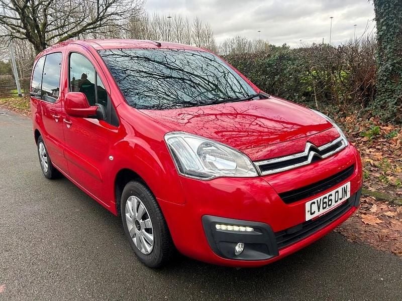 Red Used 2016 Citroën Berlingo Feel MPV | £6,994 (Good price) - Image 1/4