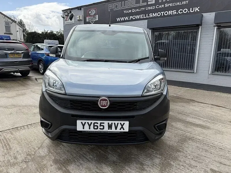 Käytetty Fiat Doblò Pop 95 HP (69 kW) 2016 Sininen Tila-auto