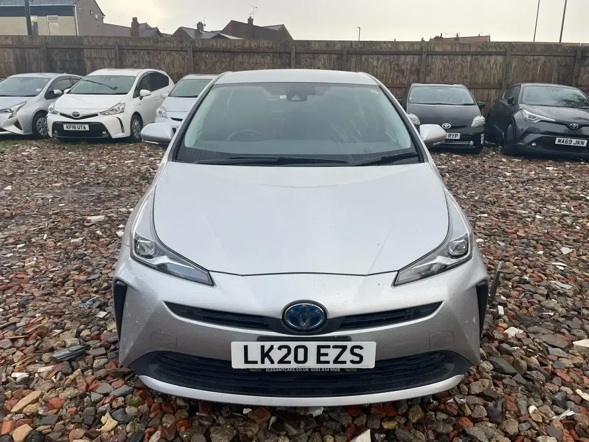 Used Toyota Prius 70 HP (51 kW) 2020 Silver Hatchback