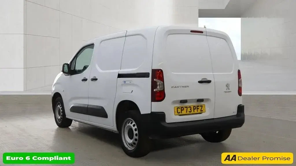 Used Peugeot Partner Premium 102 HP (75 kW) 2024 White MPV