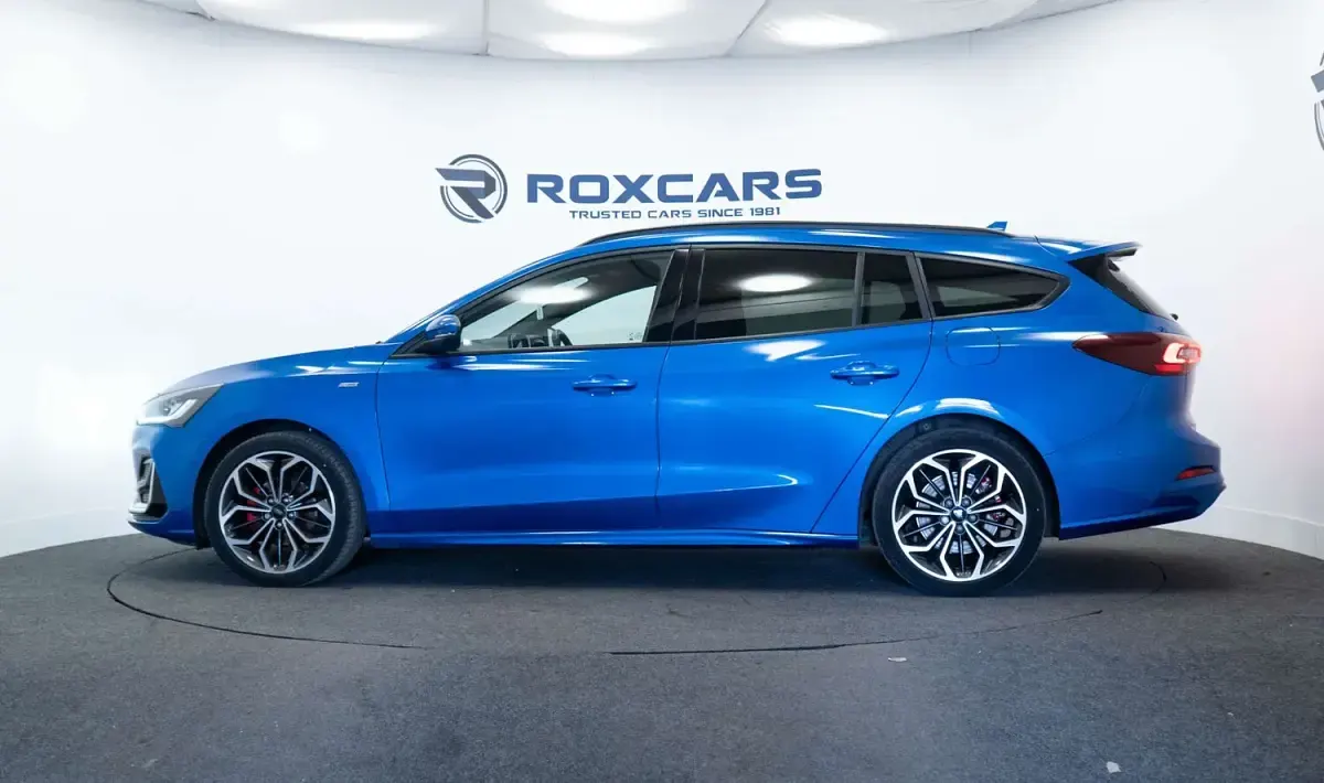 Used Ford Focus ST-Line 125 HP (91 kW) 2023 Blue Estate