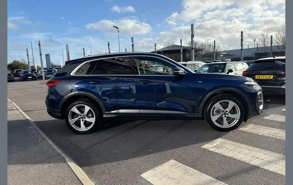 Used Audi Q5 S-Line 204 HP (150 kW) 2025 Blue SUV