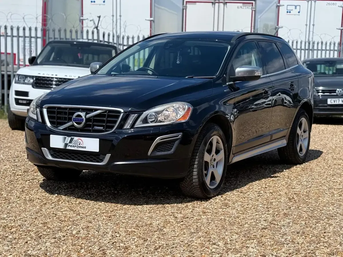 Used Volvo XC60 R-Design 215 HP (158 kW) 2011 Black SUV