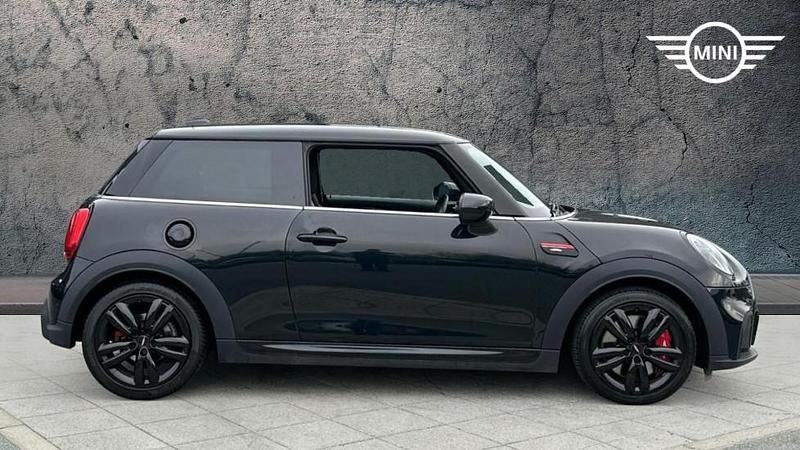 Usado Mini John Cooper Works Hatch 228 CV (167 kW) 2022 Negro Utilitario