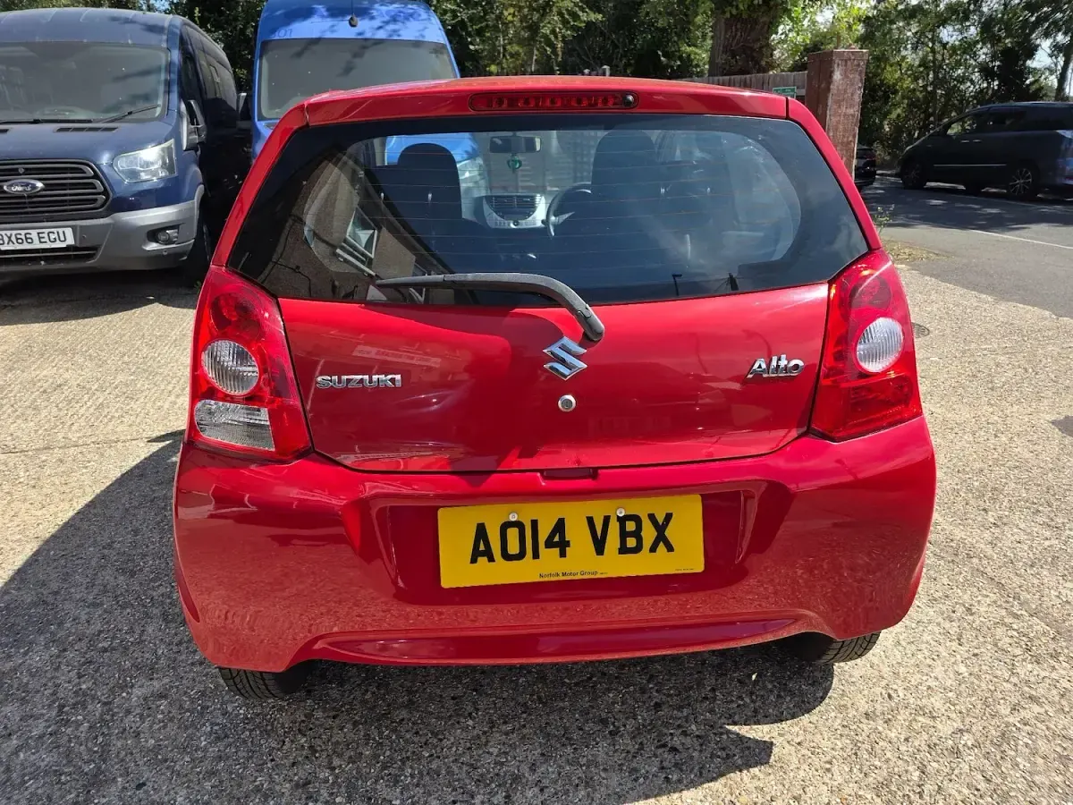 Used Suzuki Alto SZ3 68 HP (50 kW) 2014 Red Hatchback