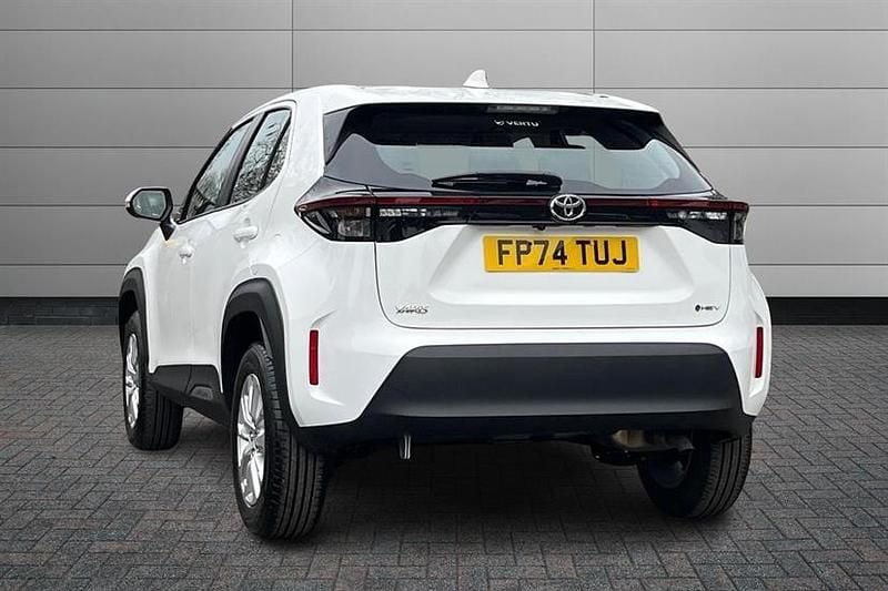 Used Toyota Yaris Cross 116 HP (85 kW) 2025 White SUV