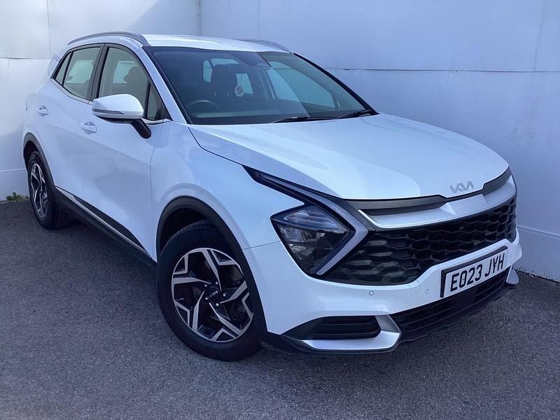 White Used 2023 Kia Sportage 2 SUV | £16,990 (Super price) - Image 1/4