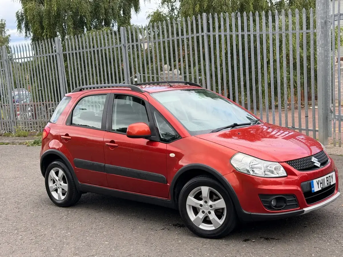 Used Suzuki SX4 SZ4 118 HP (86 kW) 2011 Orange Hatchback