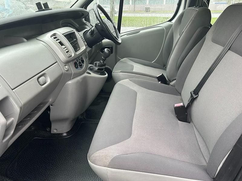 Used Renault Trafic 115 HP (84 kW) 2009 Silver MPV