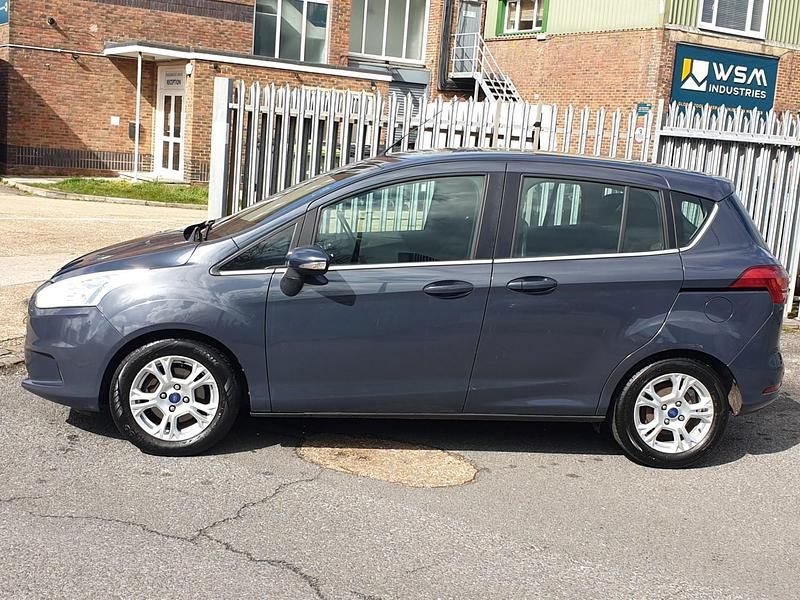 Second-hand Ford B-MAX Zetec 75 CP (55 kW) 2015 Gri Monovolum
