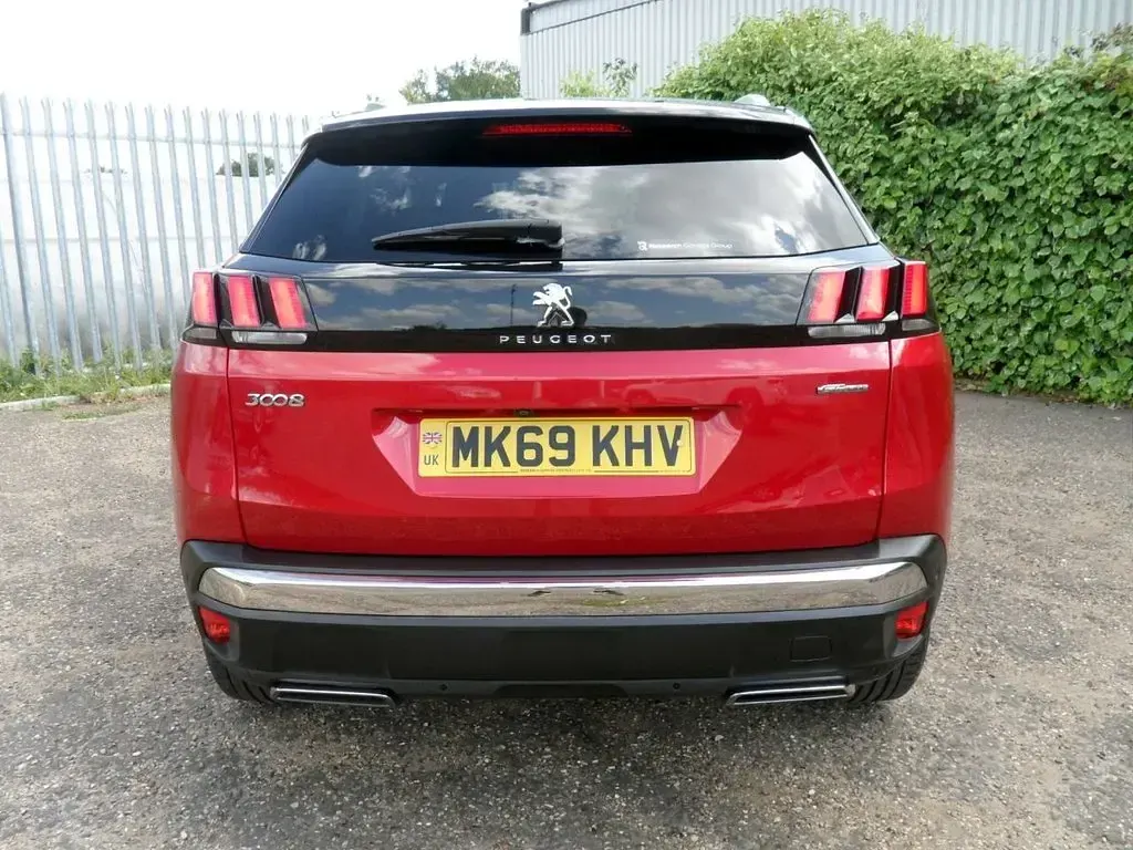 Second-hand Peugeot 3008 GT-line 130 CP (95 kW) 2019 Roșu SUV