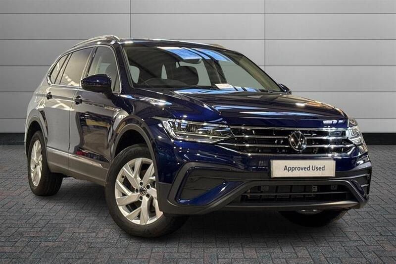 Atlantic blue New 2024 VW Tiguan Allspace Life SUV | £28,950 (Good price) - Image 1/4