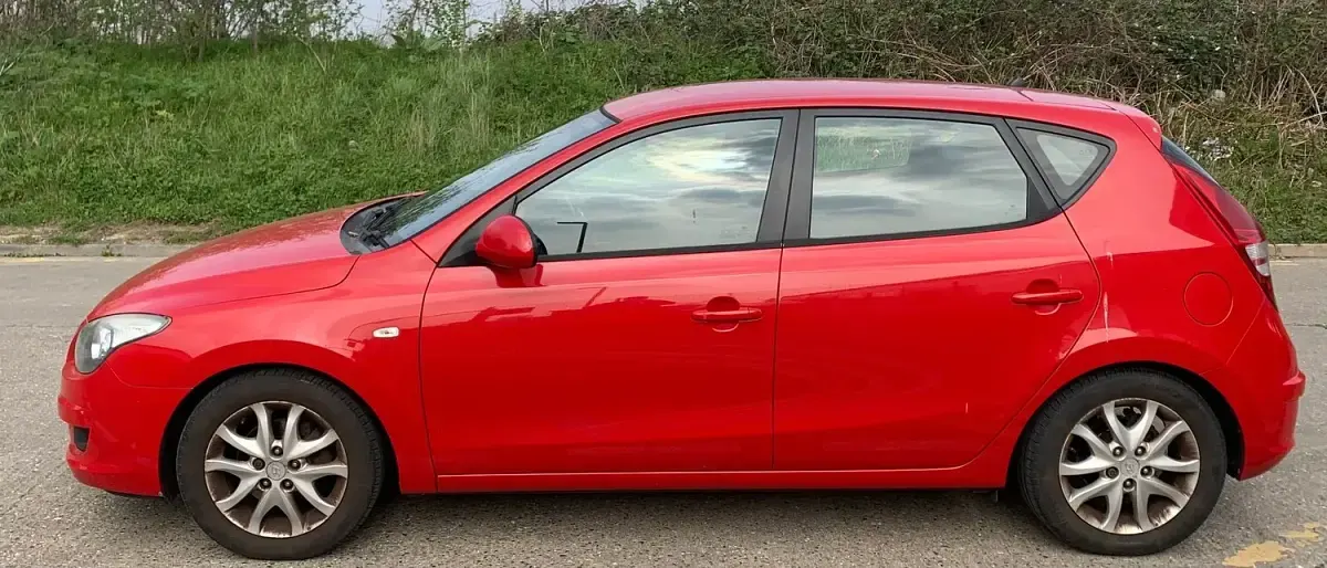 Used Hyundai i30 Comfort 124 HP (91 kW) 2010 Red Hatchback