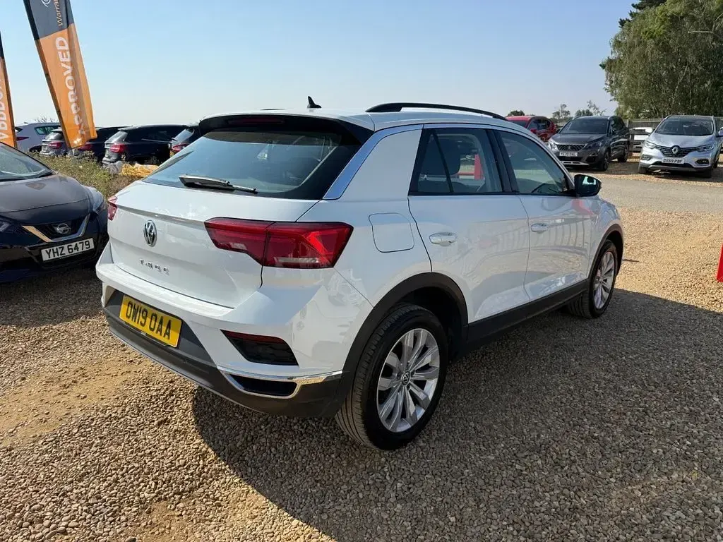Used VW T-Roc SE 115 HP (84 kW) 2019 White SUV