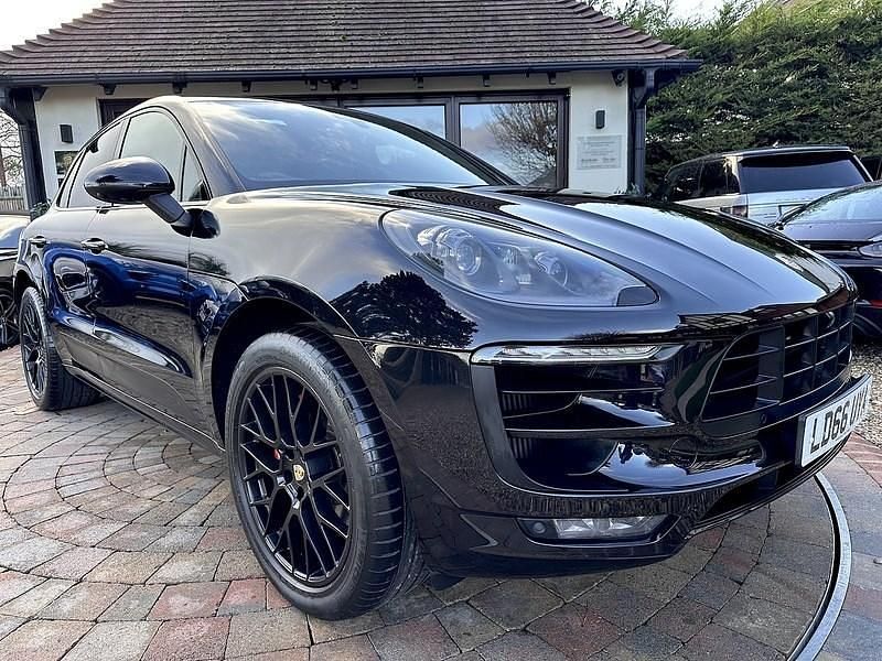 Black Used 2016 Porsche Macan SUV | £26,900 (A bit pricey) - Image 1/4