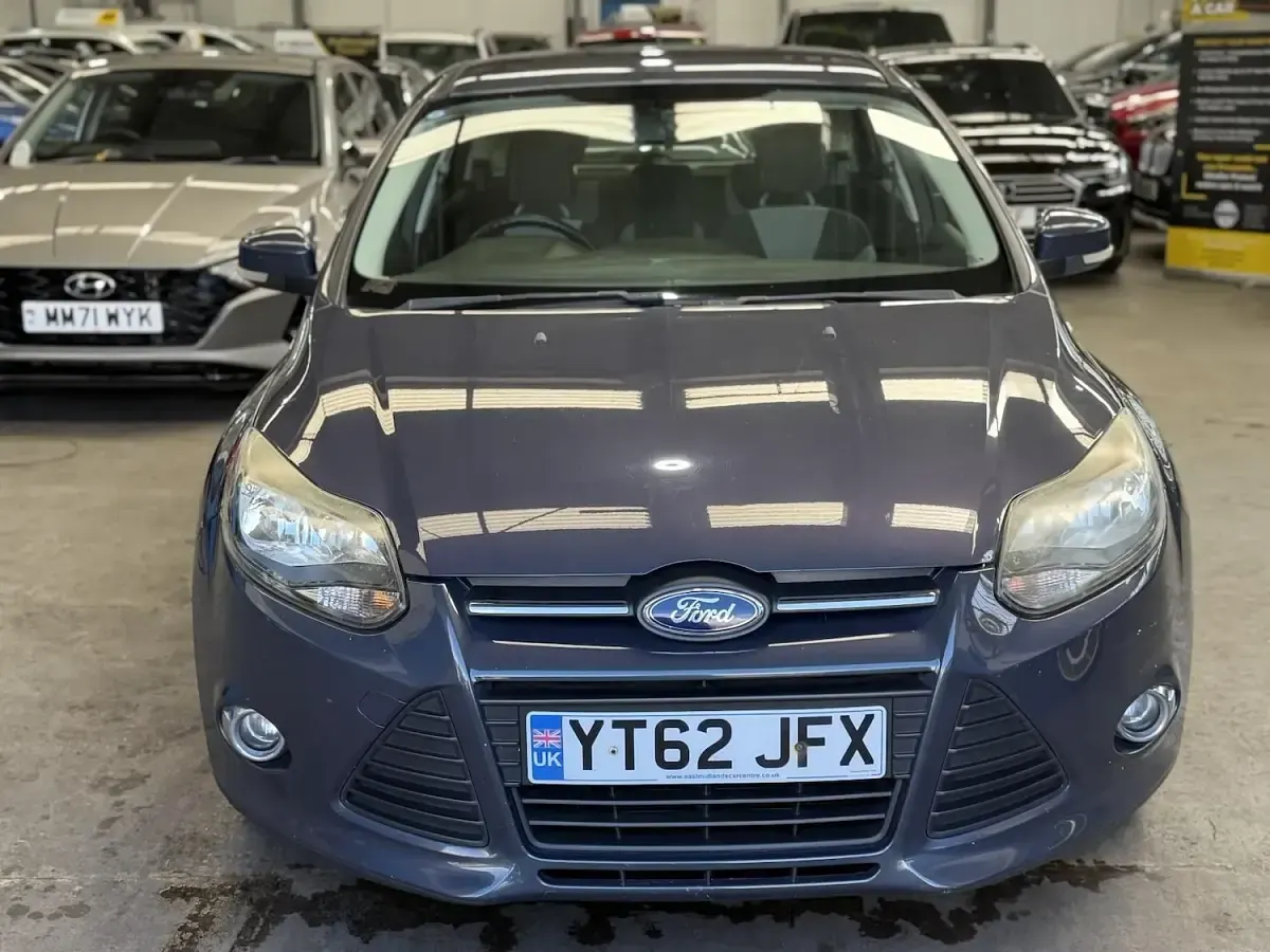 Used Ford Focus Zetec 100 HP (73 kW) 2012 Grey Hatchback
