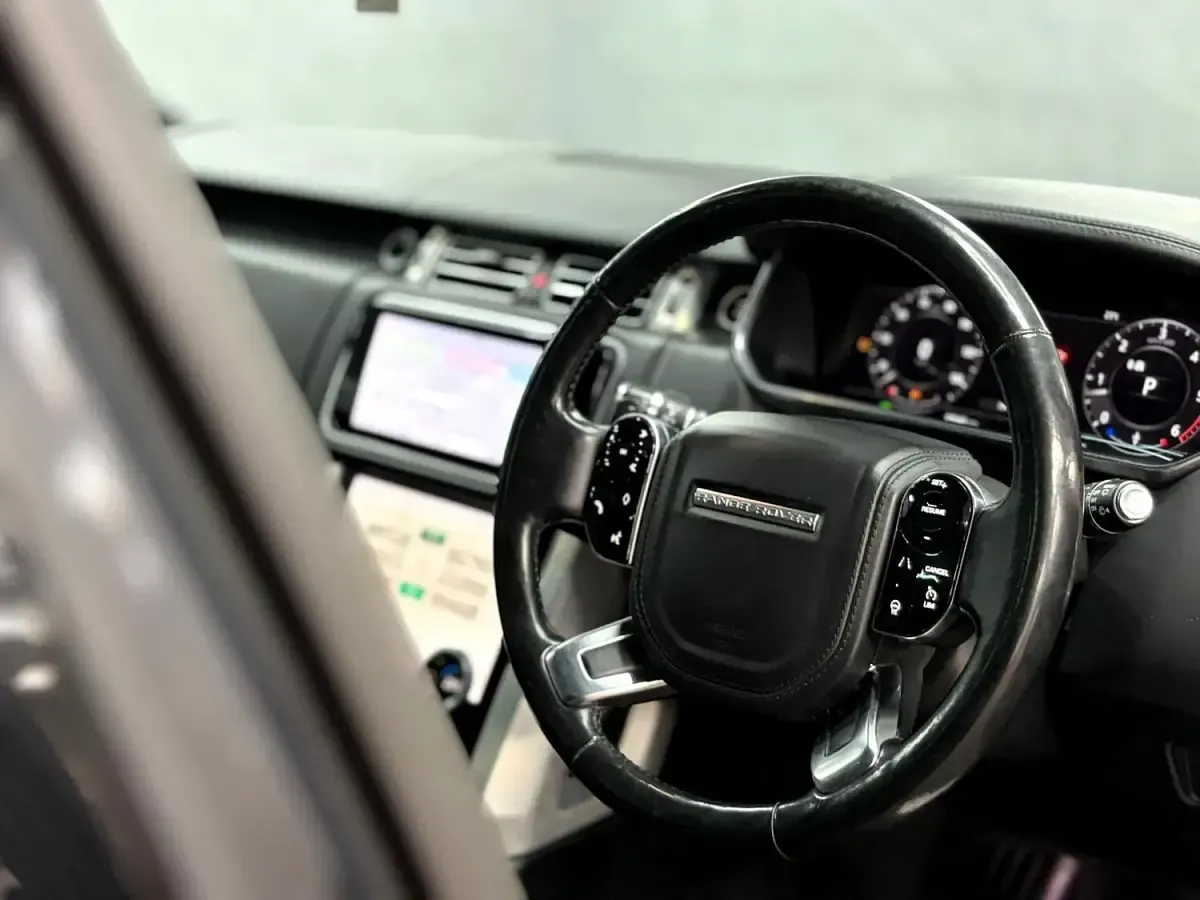 Used Land Rover Range Rover Vogue 306 HP (225 kW) 2018 Grey SUV