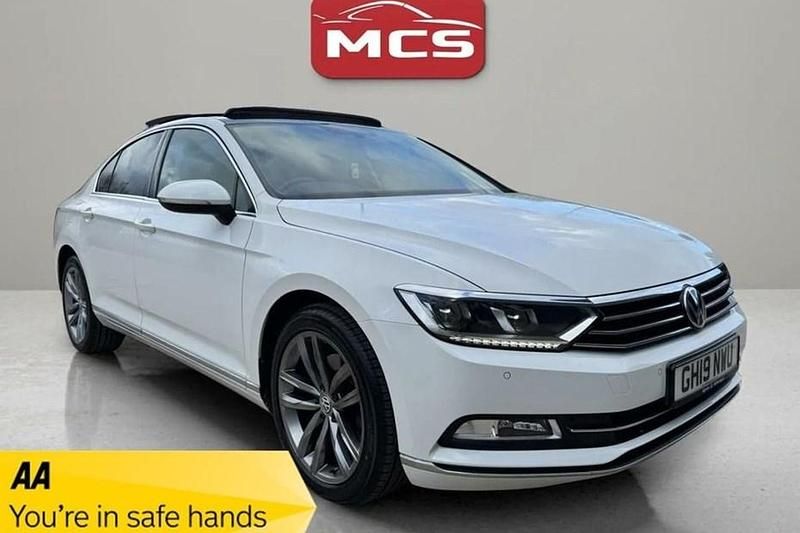 Used VW Passat GT 150 HP (110 kW) 2019 White Sedan