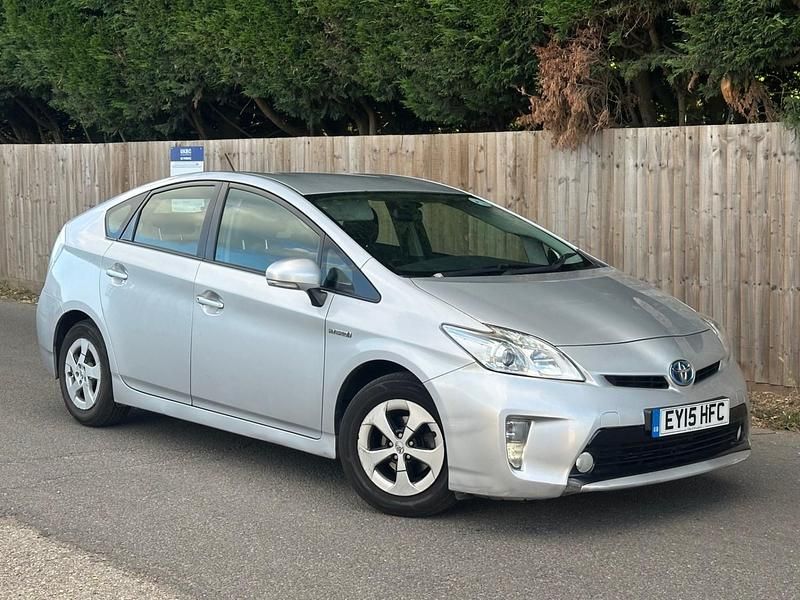 Used Toyota Prius T3 2015 Silver Hatchback