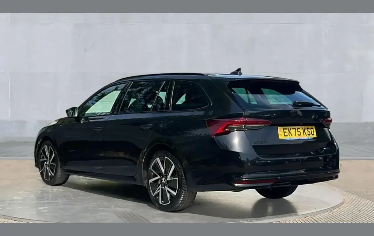 Used Skoda Octavia SportLine 147 HP (108 kW) 2025 Black Estate