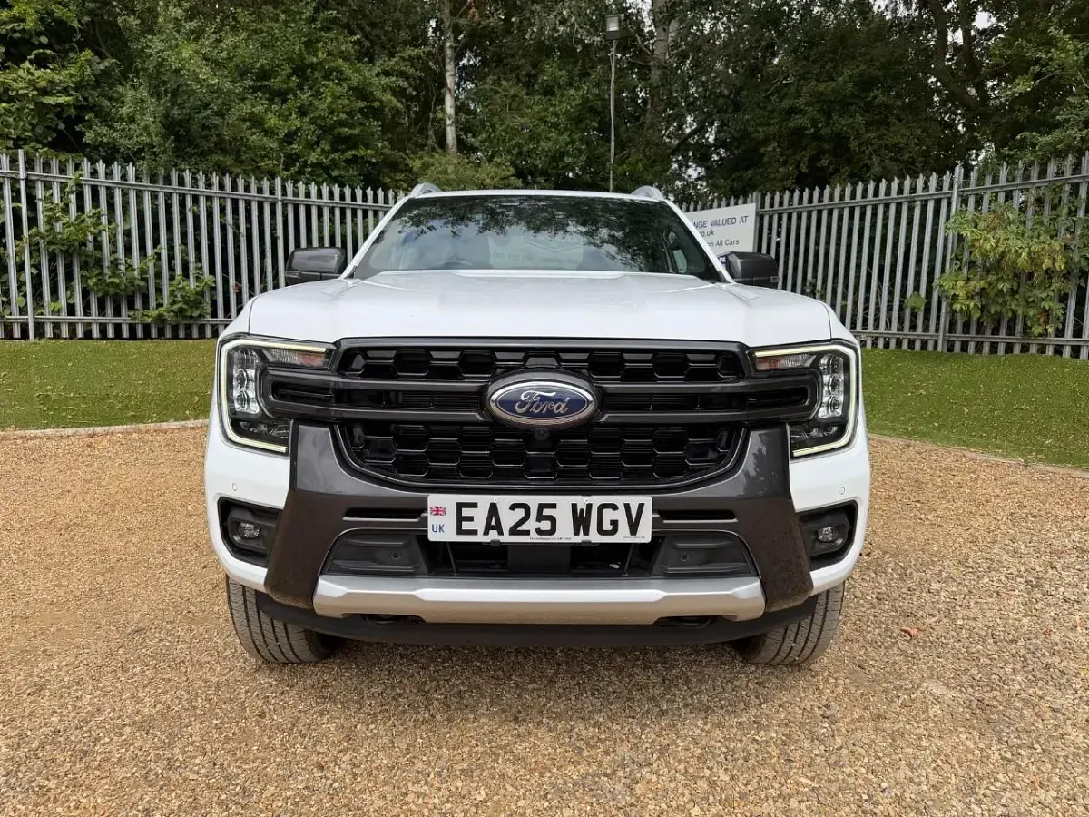 Used Ford Ranger Wildtrack 240 HP (176 kW) 2025 White Pickup