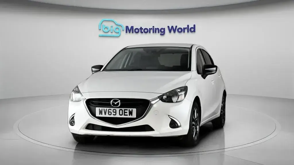 Used Mazda 2 Inclusive 90 HP (66 kW) 2019 White Hatchback