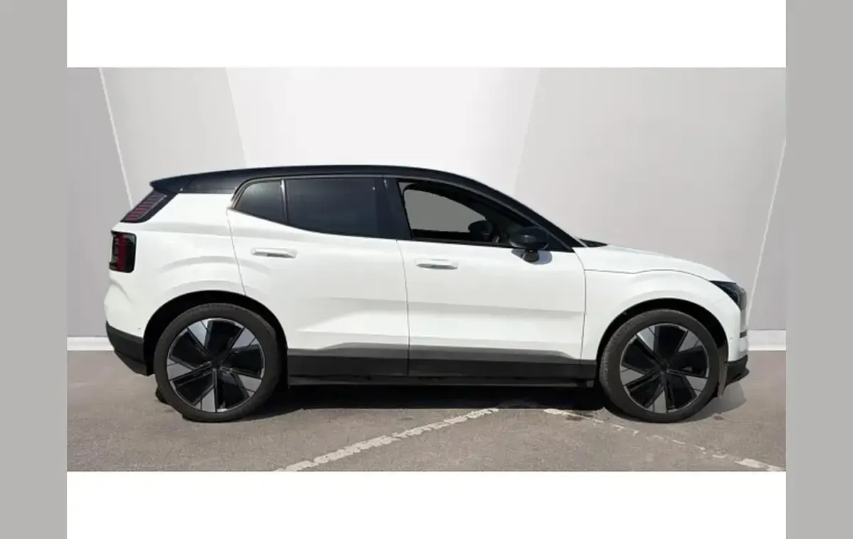 Used Volvo EX30 Performance 314 kW (428 HP) 2025 White SUV