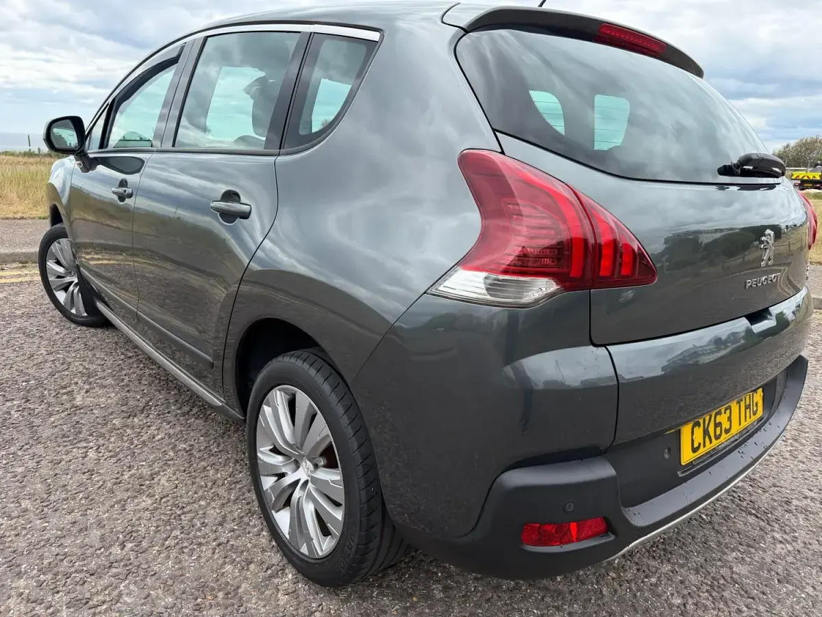 Second-hand Peugeot 3008 Active 115 CP (84 kW) 2013 Gri Break