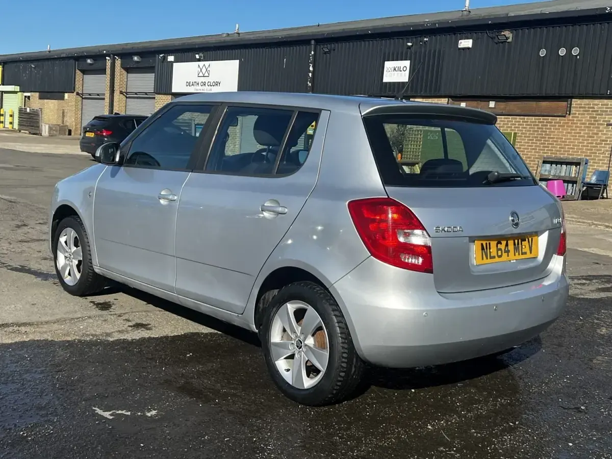Begagnad Skoda Fabia SE 2014 Silver Halvkombi