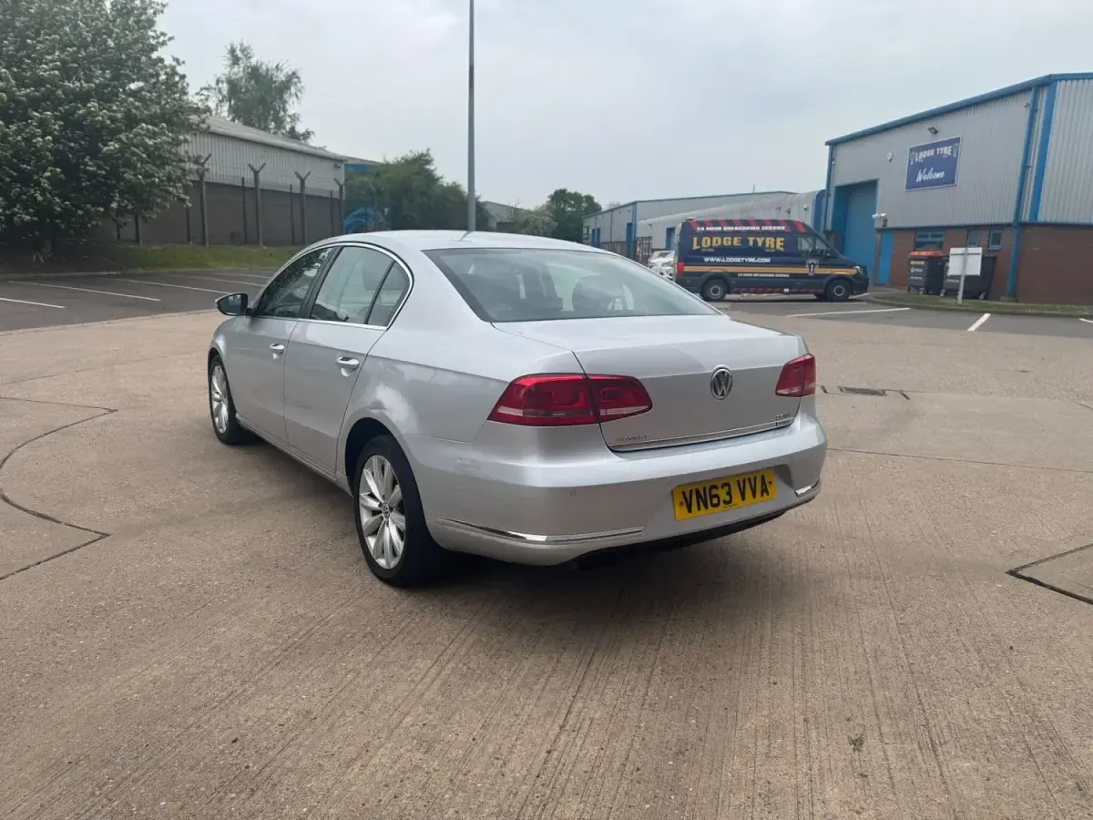 Begagnad VW Passat Highline 2013 Silver Sedan