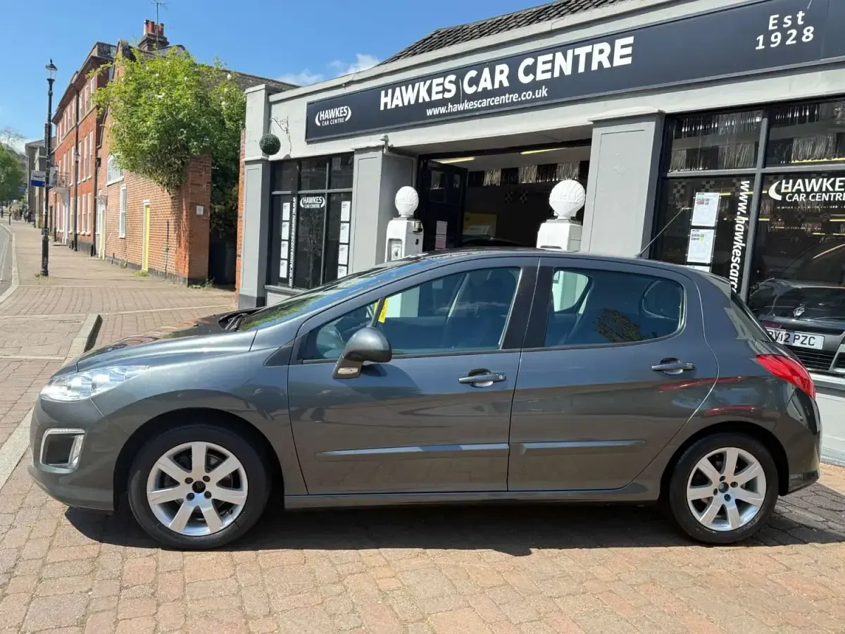 Używany Peugeot 308 Active 92 KM (67 kW) 2013 Szary Hatchback