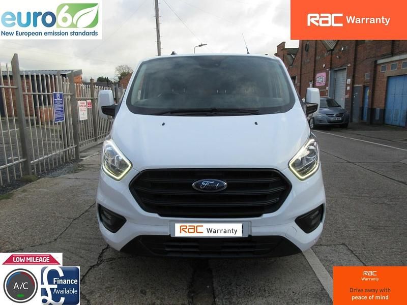 White Used 2020 Ford Transit Custom Trend Van | £13,999 (Fair price) - Image 1/4