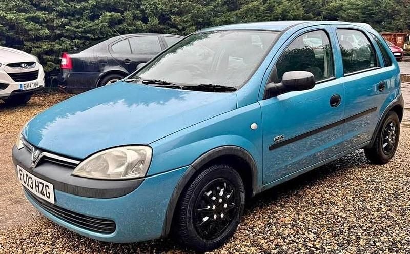 Second-hand Vauxhall Corsa 75 CP (55 kW) 2003 Albastru Hatchback