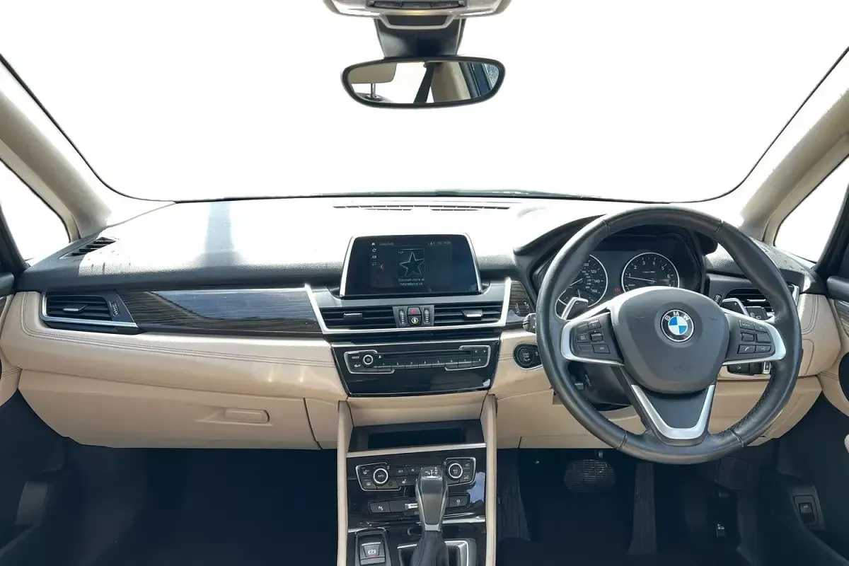 Used BMW 220 Luxury Line 192 HP (141 kW) 2017 Blue Estate