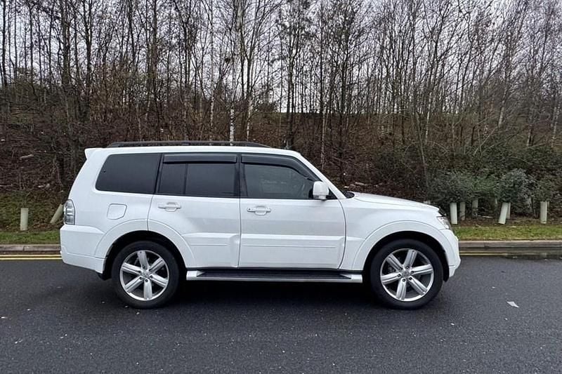 White Used 2014 Mitsubishi Shogun SUV | £12,495 (Fair price) - Image 1/1
