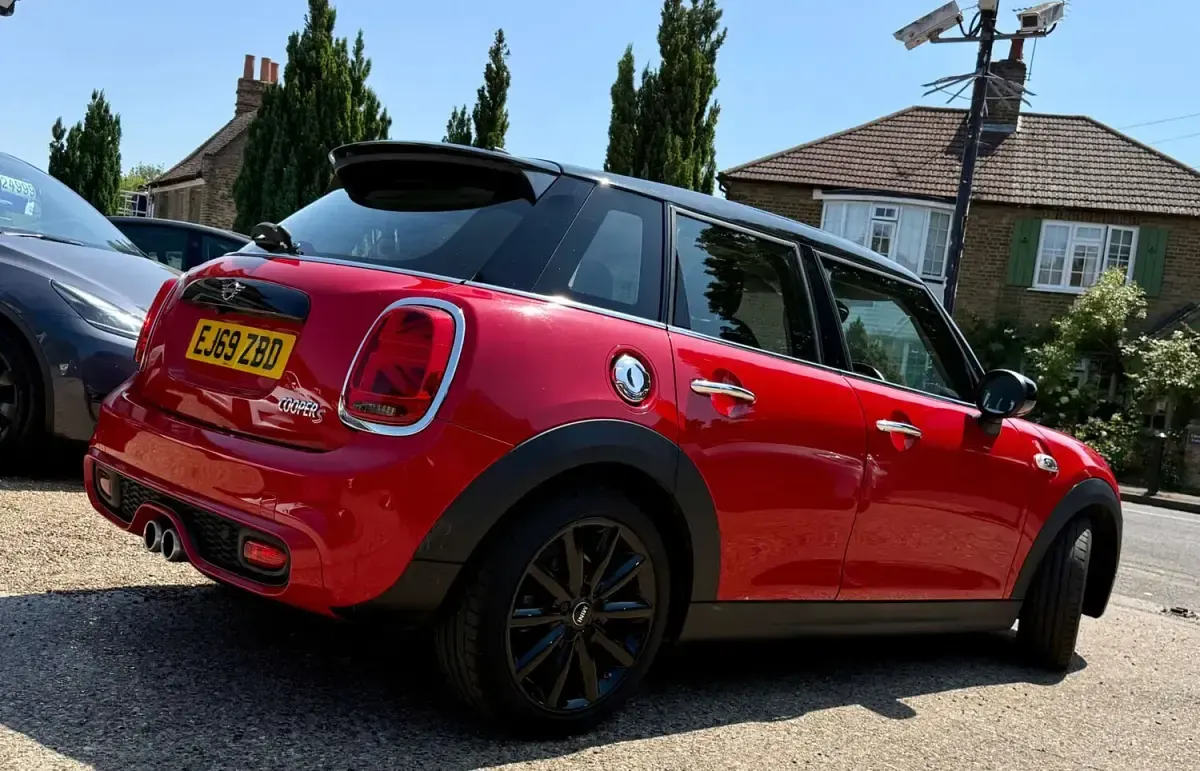 Used Mini Cooper S Classic 2019 Red Hatchback