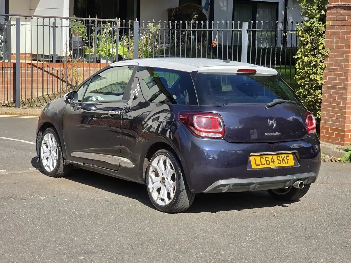 Used Citroën DS3 90 HP (66 kW) 2015 Blue Hatchback
