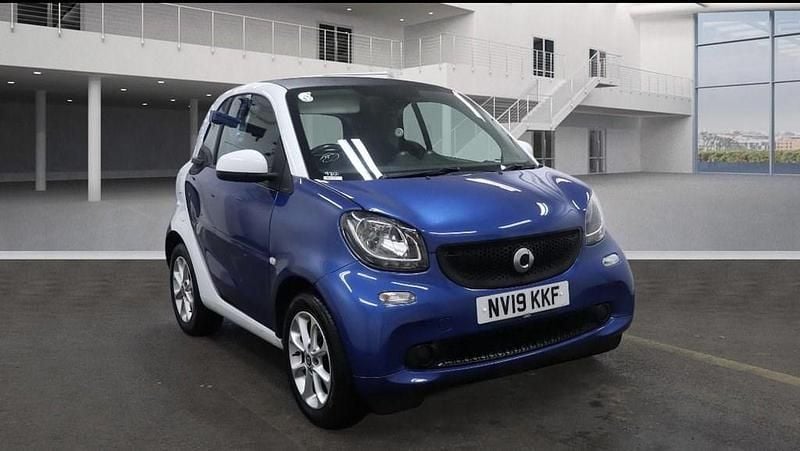 Used Smart ForTwo Coupé Passion 71 HP (52 kW) 2019 White Coupe