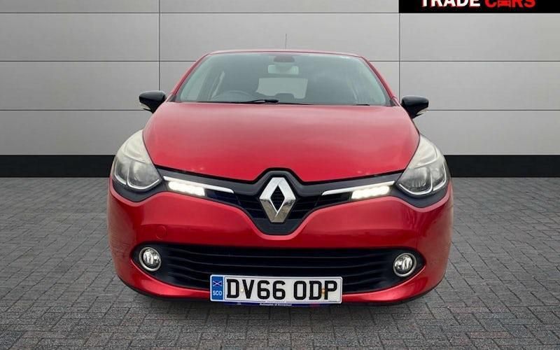 Used Renault Clio IV Dynamique 90 HP (66 kW) 2016 Red Hatchback