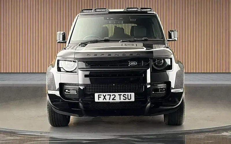 Used Land Rover Defender S 300 HP (220 kW) 2023 Grey SUV