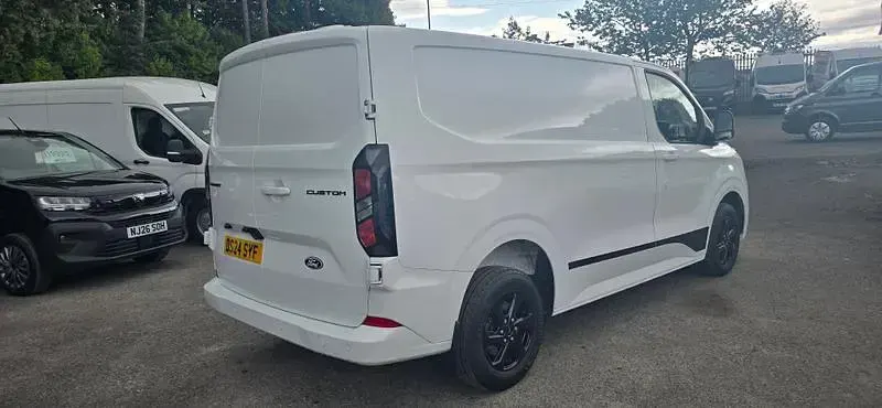 Used Ford Transit Custom Limited 136 HP (100 kW) 2024 White Van