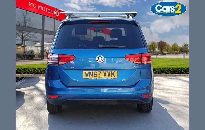 Used VW Touran SE 115 HP (84 kW) 2017 Blue MPV